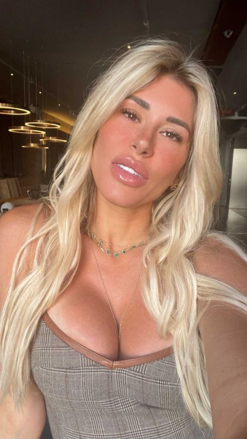 @anna_kane