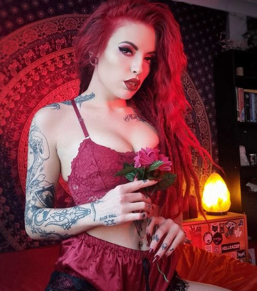 @pixievicious