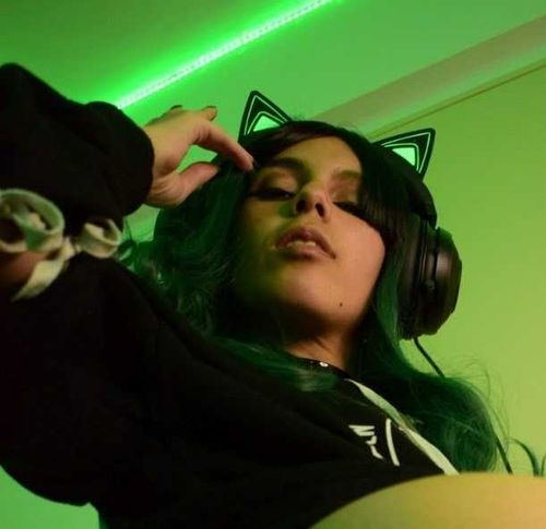 @hellenastone