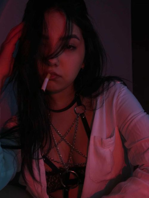 @whocaress.s