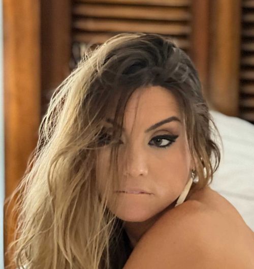 @hotwife