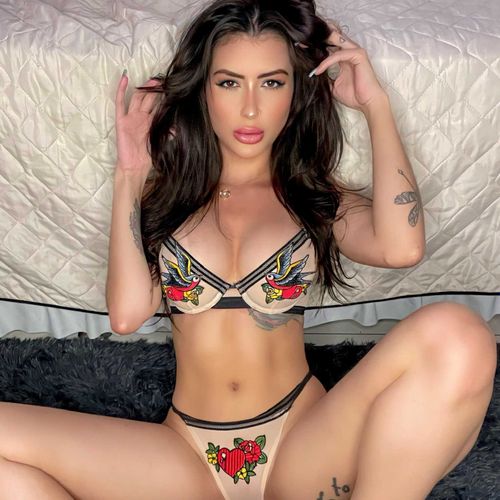 @playmatemahiza