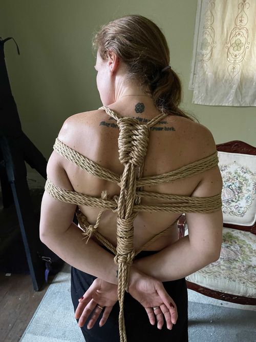 @bipolykinky nude bipolykinky nude