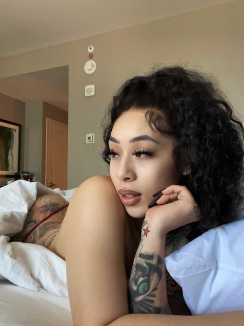 @laurynbankss
