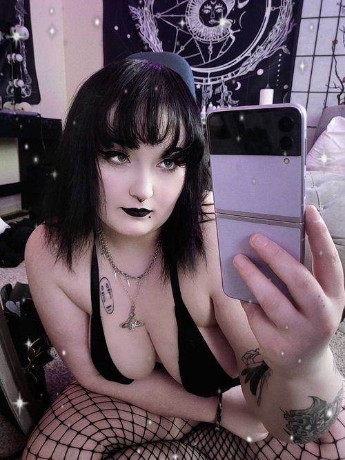 @sorceressshiloh