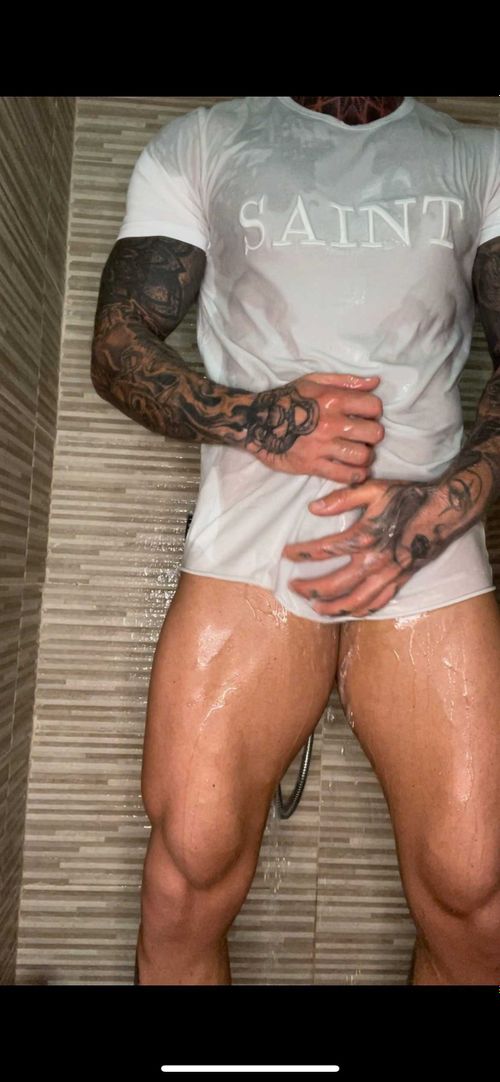 theref nude