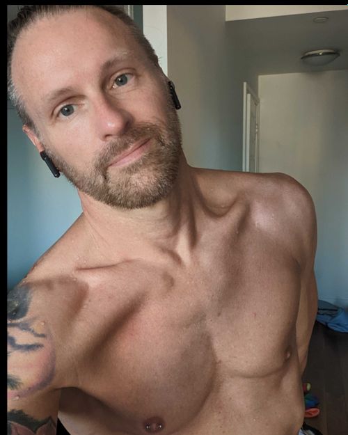 mikeerikssonxxx nude