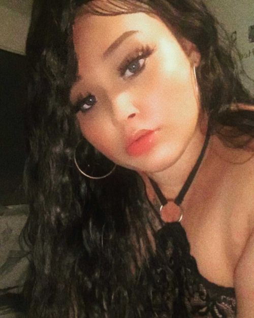 @sexyyella93