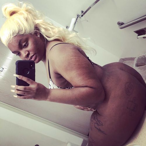 @ionlydealwithbosses nude ionlydealwithbosses nude