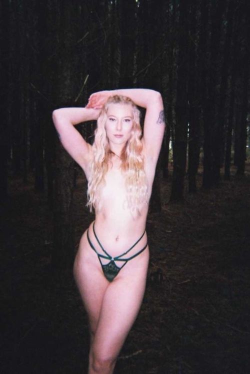 @ellarose_xo
