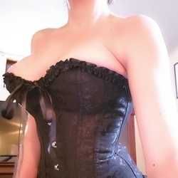 @curioushotwife1