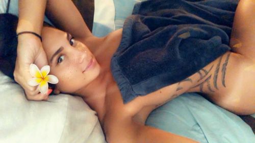 @nicolelaurell nude nicolelaurell nude