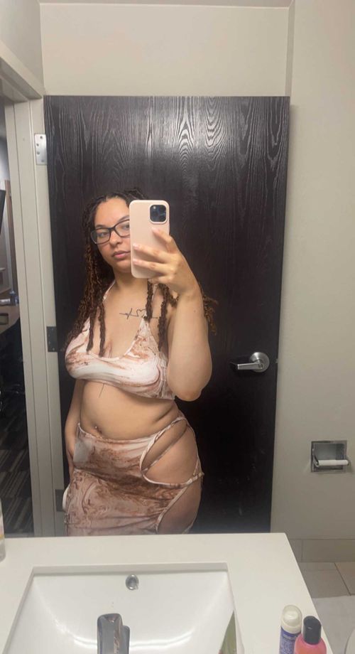 @honeyyyrenee