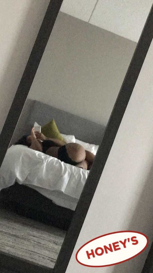 @thatshoneyyy nude thatshoneyyy nude
