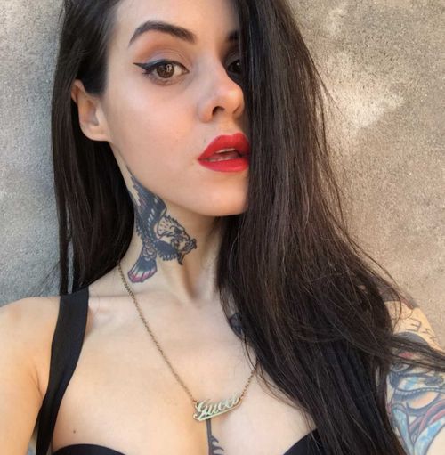 @adriella