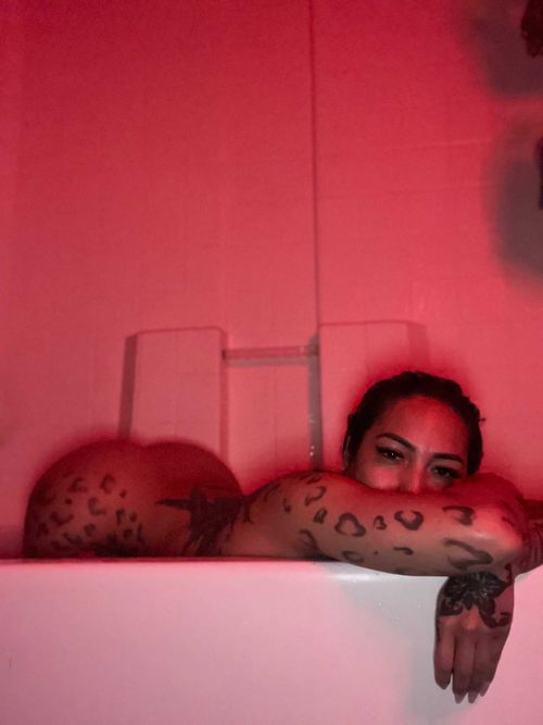 @aj_fox_