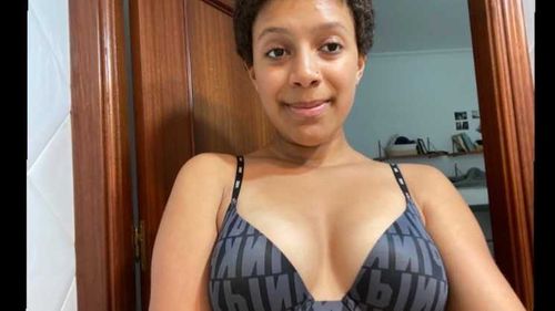 akuaswift nude