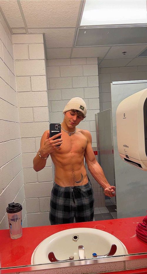 @alecafterdark