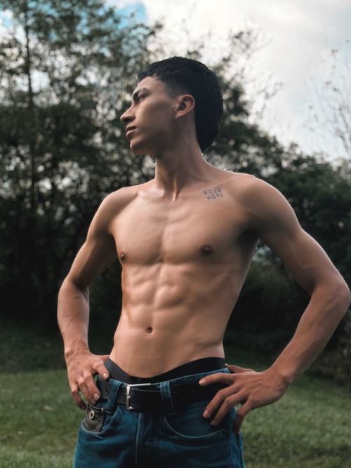 @andycolxx