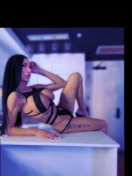 angiebugatti nude