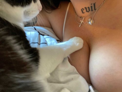 @anythingforb nude anythingforb nude