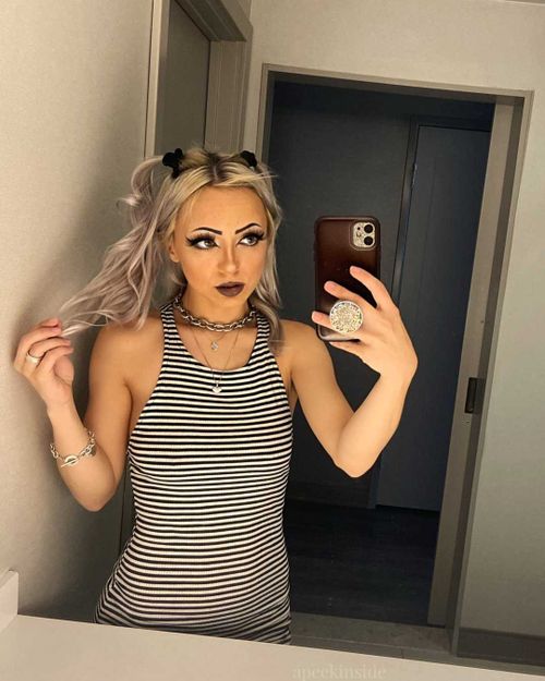 @apeekinside