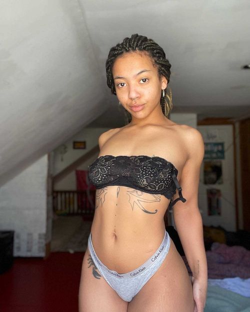 @azraella