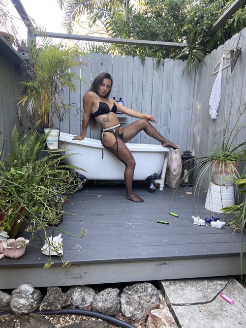 @bihhhsosexy nude bihhhsosexy nude