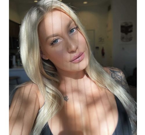 @blahhollibitch