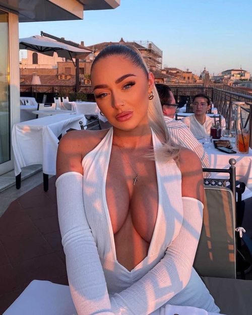 @bronzedbarbiex