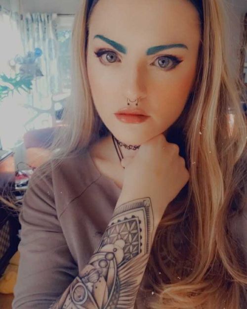 @buttonladyafterdark