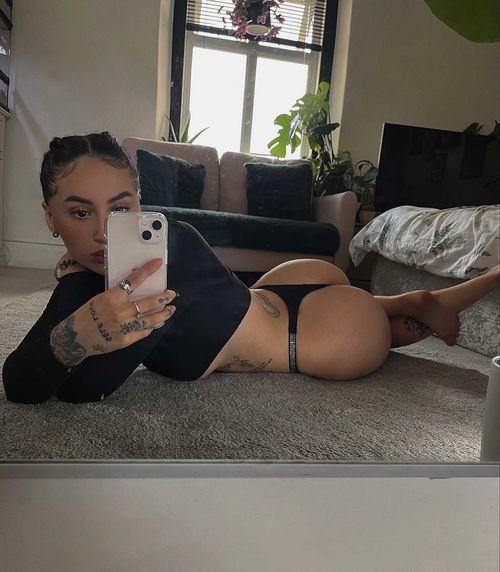 @laurrwxxxx nude laurrwxxxx nude