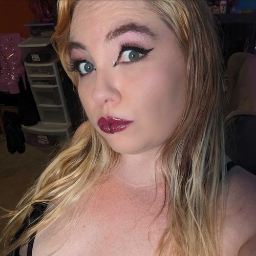 @camgirlkitten