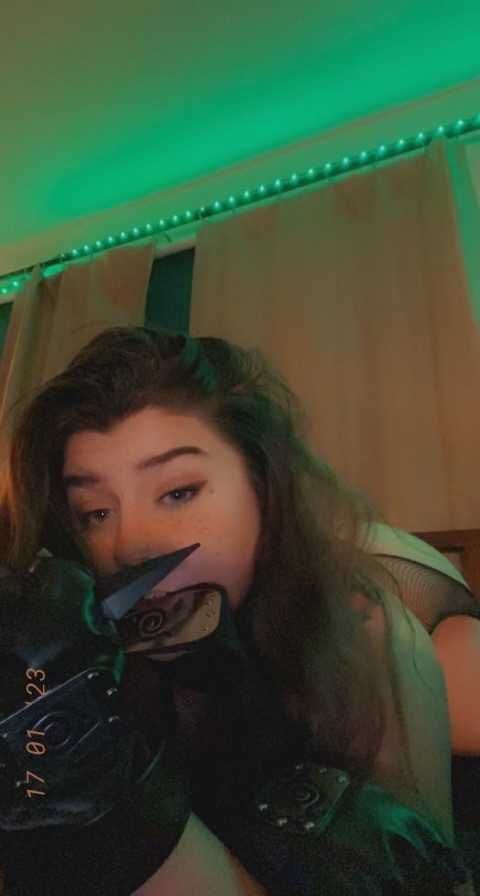 @canadian-brunette