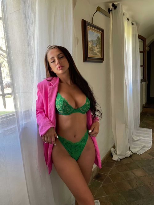 @carlatalonvip nude carlatalonvip nude