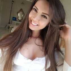 @caylinlive