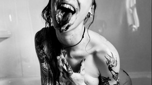 @vomitlvng nude vomitlvng nude
