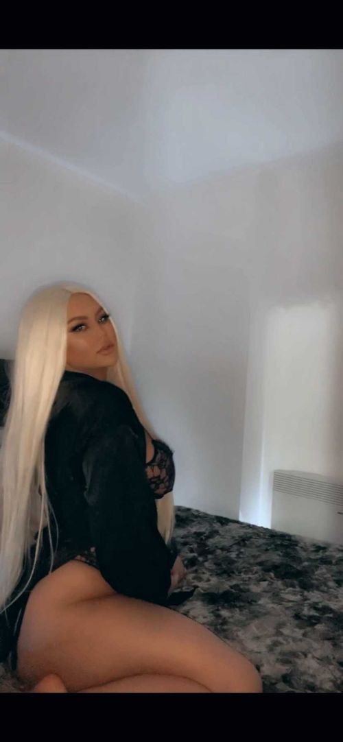 @champagne_titties nude champagne_titties nude