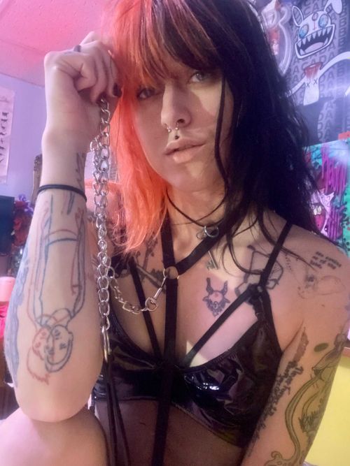 @charliesuxx