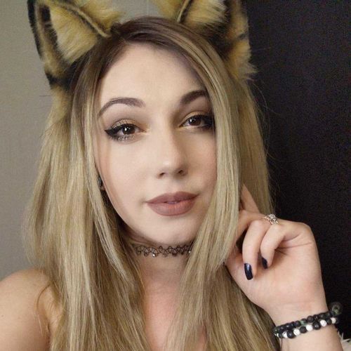 @chellrose