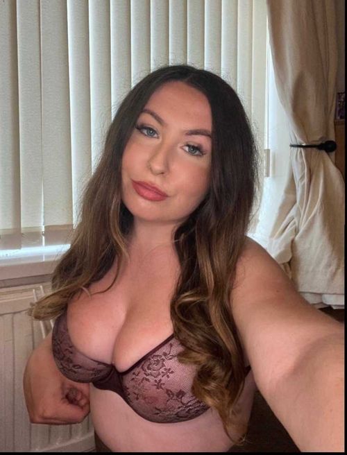 @chloellewellx