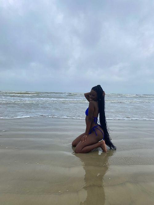 @chynelle_