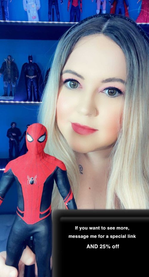 @collectorqueen