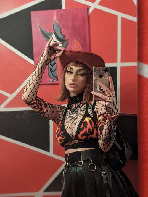 @cosmichoneyy