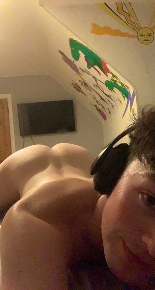 augustfoxx nude