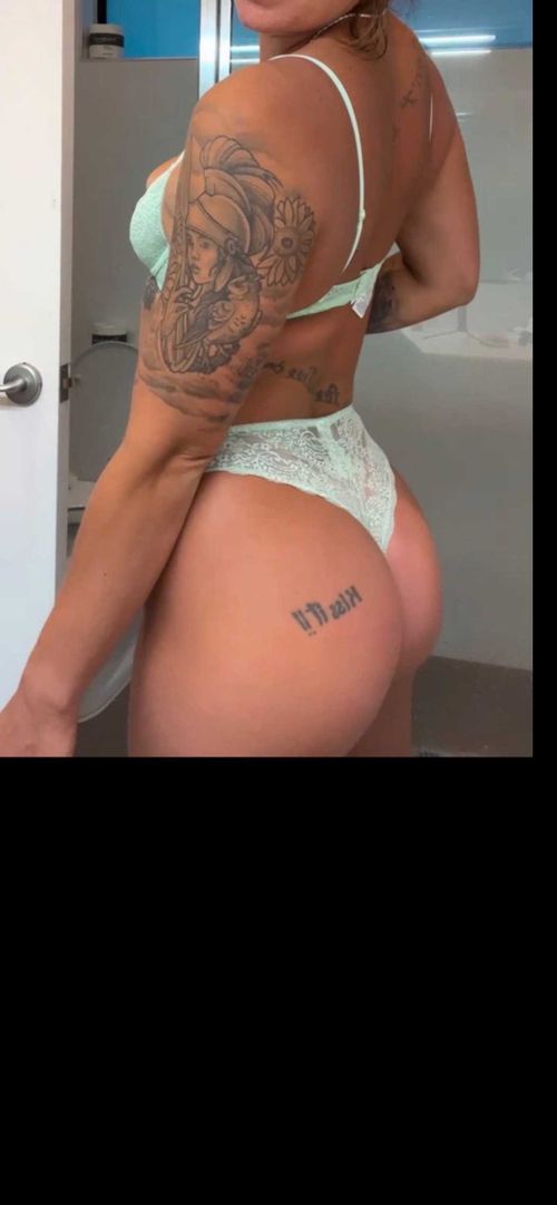 bigbootyshel nude