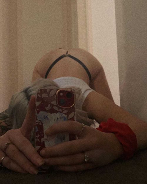 naomi.gray nude
