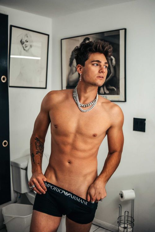 officialbradlee nude