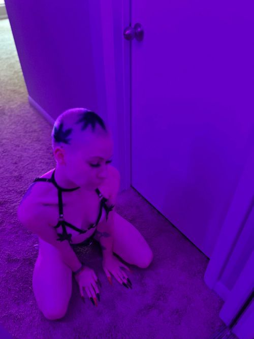 @smokinbabybitch nude smokinbabybitch nude