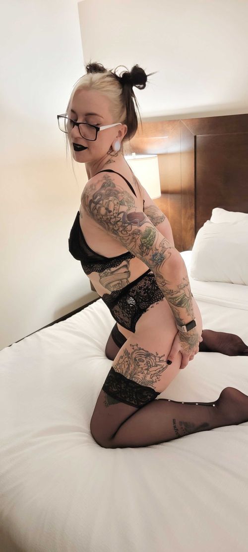 @craving_raven.rayne